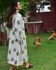 Chaand Kali Kurta